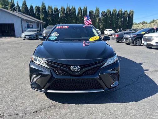 Midnight Black Metallic 2019 Toyota Camry XSE