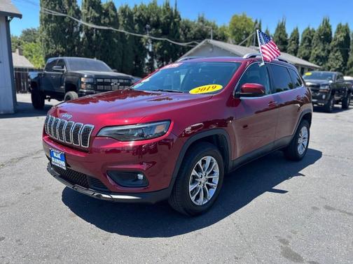 Velvet Red Pearlcoat 2019 Jeep Cherokee Latitude Plus