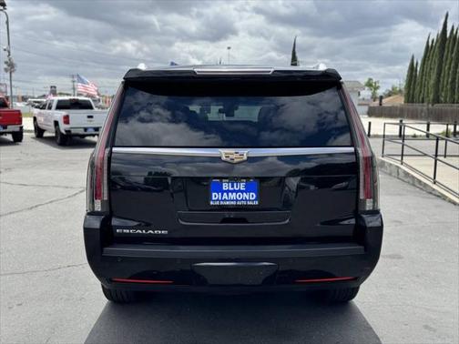 2018 Cadillac Escalade Luxury