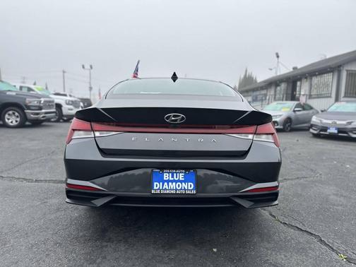 2021 Hyundai ELANTRA SEL