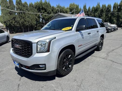 Quicksilver Metallic 2019 GMC Yukon XL Denali