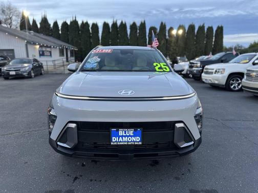 2025 Hyundai KONA SEL