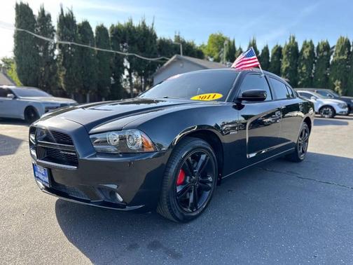 Black 2011 Dodge Charger R/T