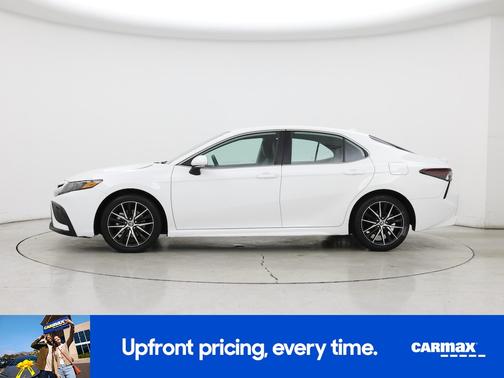 White 2024 Toyota Camry SE