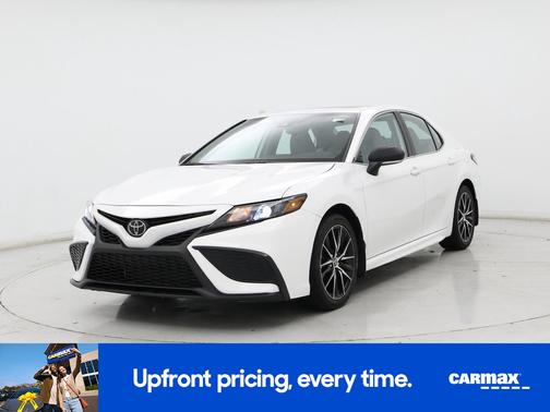 White 2023 Toyota Camry SE