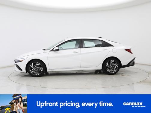 White 2025 Hyundai ELANTRA Limited