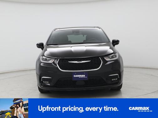 Black 2025 Chrysler Pacifica Limited