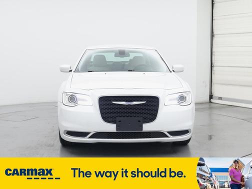 2018 Chrysler 300 Touring