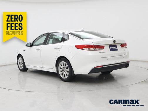White 2018 Kia Optima EX