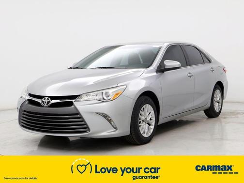 Photo 4 of 25 of 2016 Toyota Camry LE