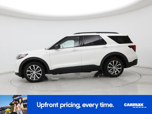 White 2025 Ford Explorer ST-Line