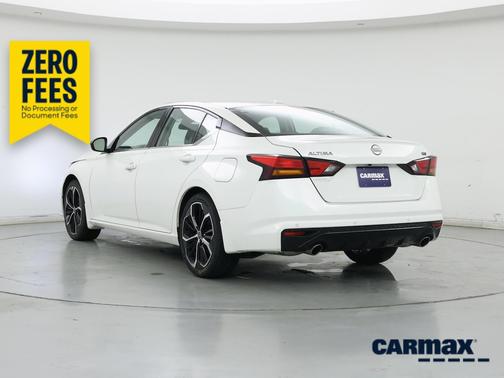 White 2025 Nissan Altima SR