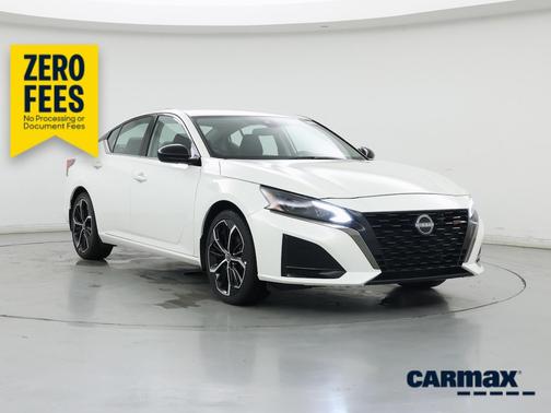 White 2025 Nissan Altima SR