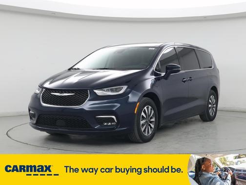 2022 Chrysler Pacifica Hybrid Touring L