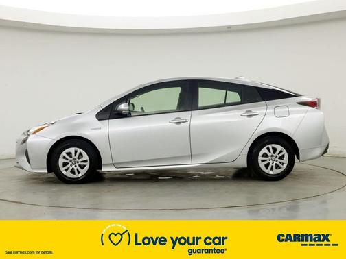 Photo 3 of 25 of 2018 Toyota Prius One