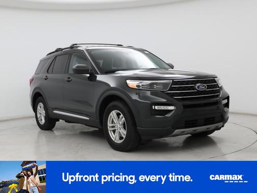 Green 2022 Ford Explorer XLT