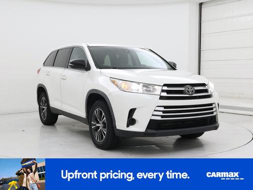 White 2019 Toyota Highlander LE