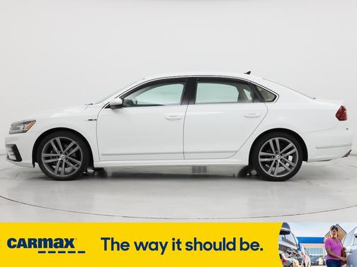 2017 Volkswagen Passat R-Line