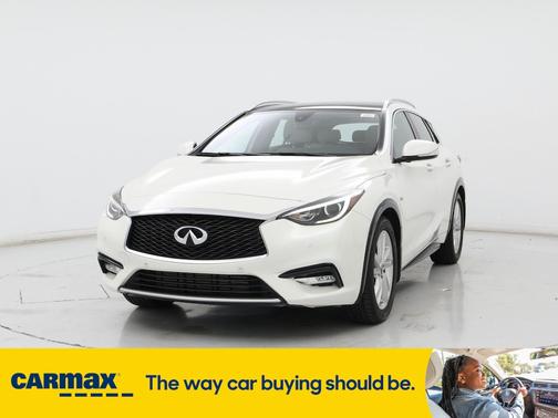 2017 INFINITI QX30 Premium
