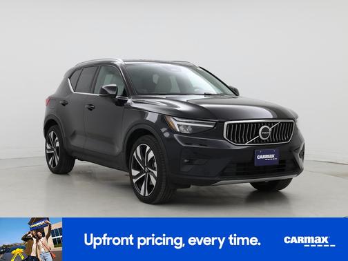 2023 Volvo XC40 B5 Plus Bright Theme