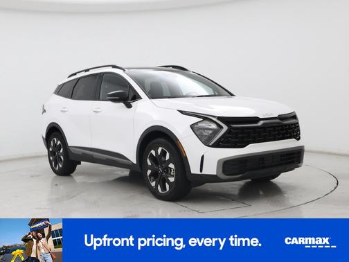 White 2023 Kia Sportage X-Line
