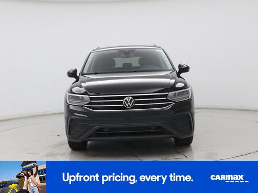 Black 2024 Volkswagen Tiguan SE