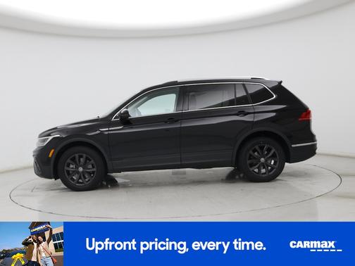 Black 2024 Volkswagen Tiguan SE