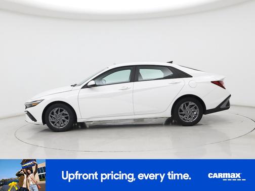 White 2024 Hyundai ELANTRA SEL