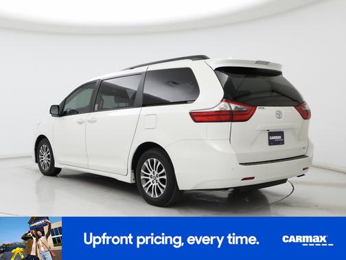 2020 Toyota Sienna XLE