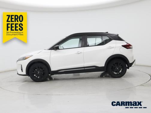 White 2023 Nissan Kicks SR