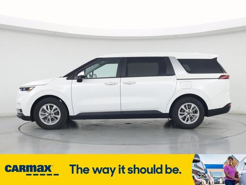 2022 Kia Carnival LX