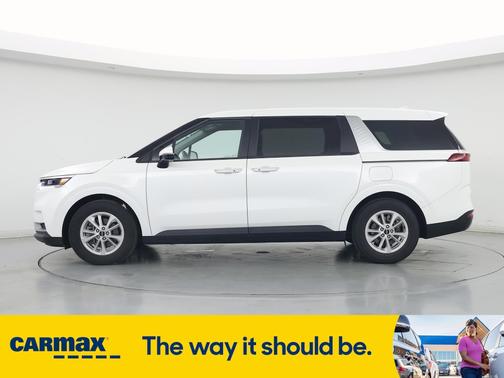 2022 Kia Carnival LX