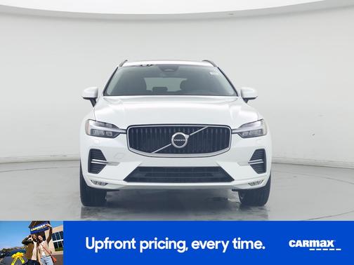 2022 Volvo XC60 B5 Momentum