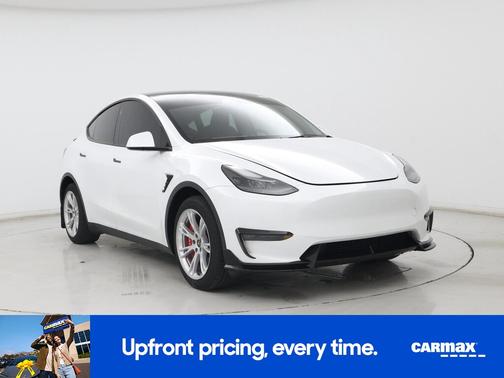 White 2024 Tesla Model Y Long Range