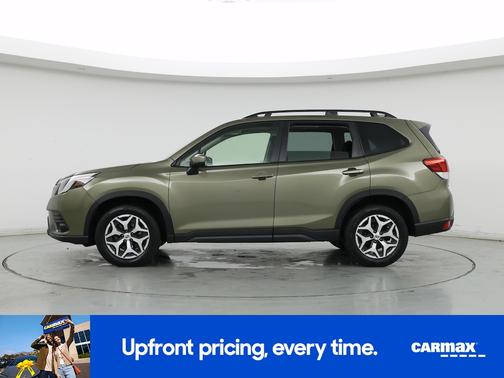 Green 2022 Subaru Forester Premium