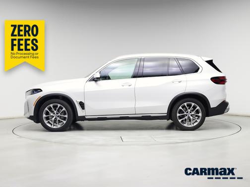 White 2024 BMW X5 xDrive40i