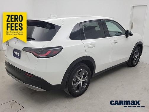 White 2024 Honda HR-V EX-L