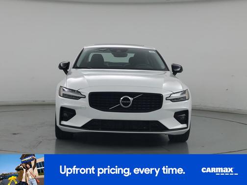 2022 Volvo S60 B5 Momentum