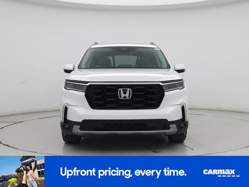 White 2025 Honda Pilot Touring