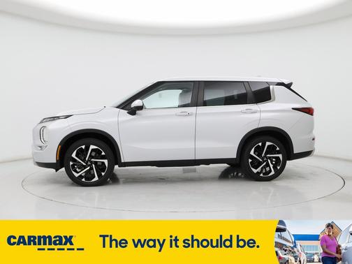 2023 Mitsubishi Outlander SE