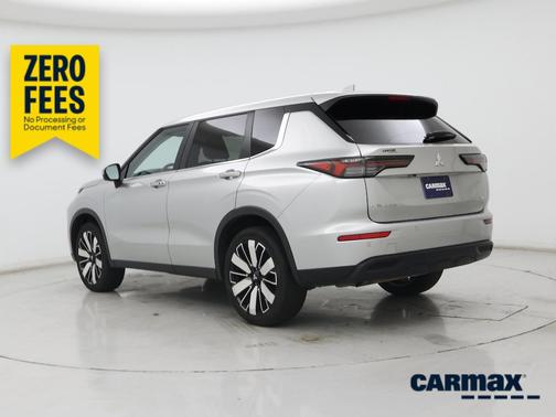 Silver 2025 Mitsubishi Outlander SE