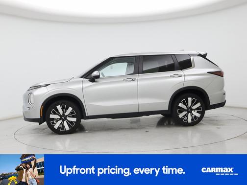 Silver 2025 Mitsubishi Outlander SE