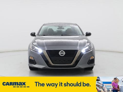 2022 Nissan Altima SR