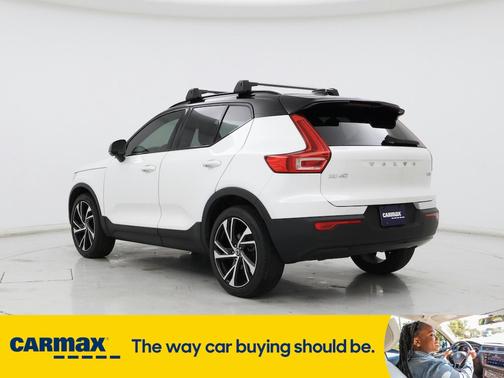 2022 Volvo XC40 T5 R-Design