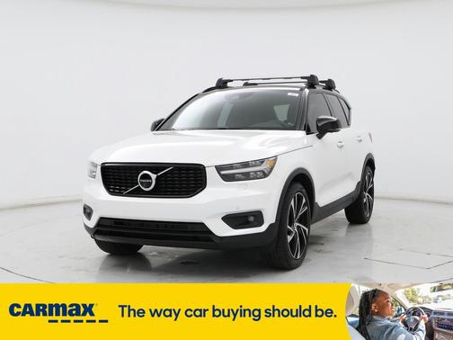 2022 Volvo XC40 T5 R-Design