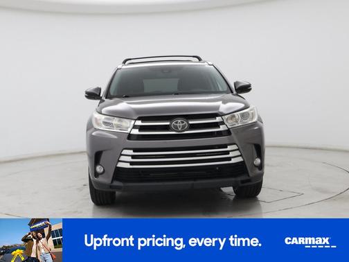 Gray 2018 Toyota Highlander XLE