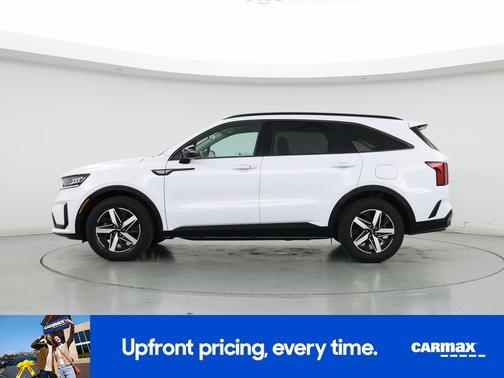 White 2023 Kia Sorento S