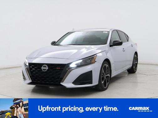Gray 2023 Nissan Altima SR