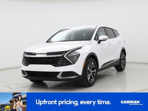 White 2025 Kia Sportage EX