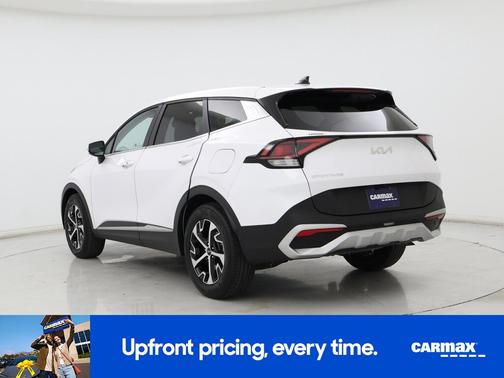White 2025 Kia Sportage EX